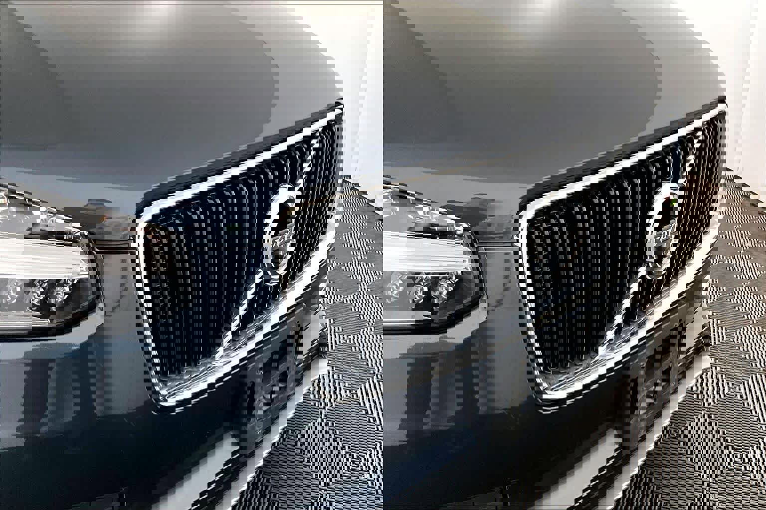 Used 2019 Volvo XC90 T6 Momentum w/ Advanced Package image 29