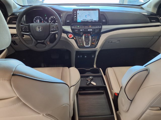 Certified 2025 Honda Odyssey Touring image 21
