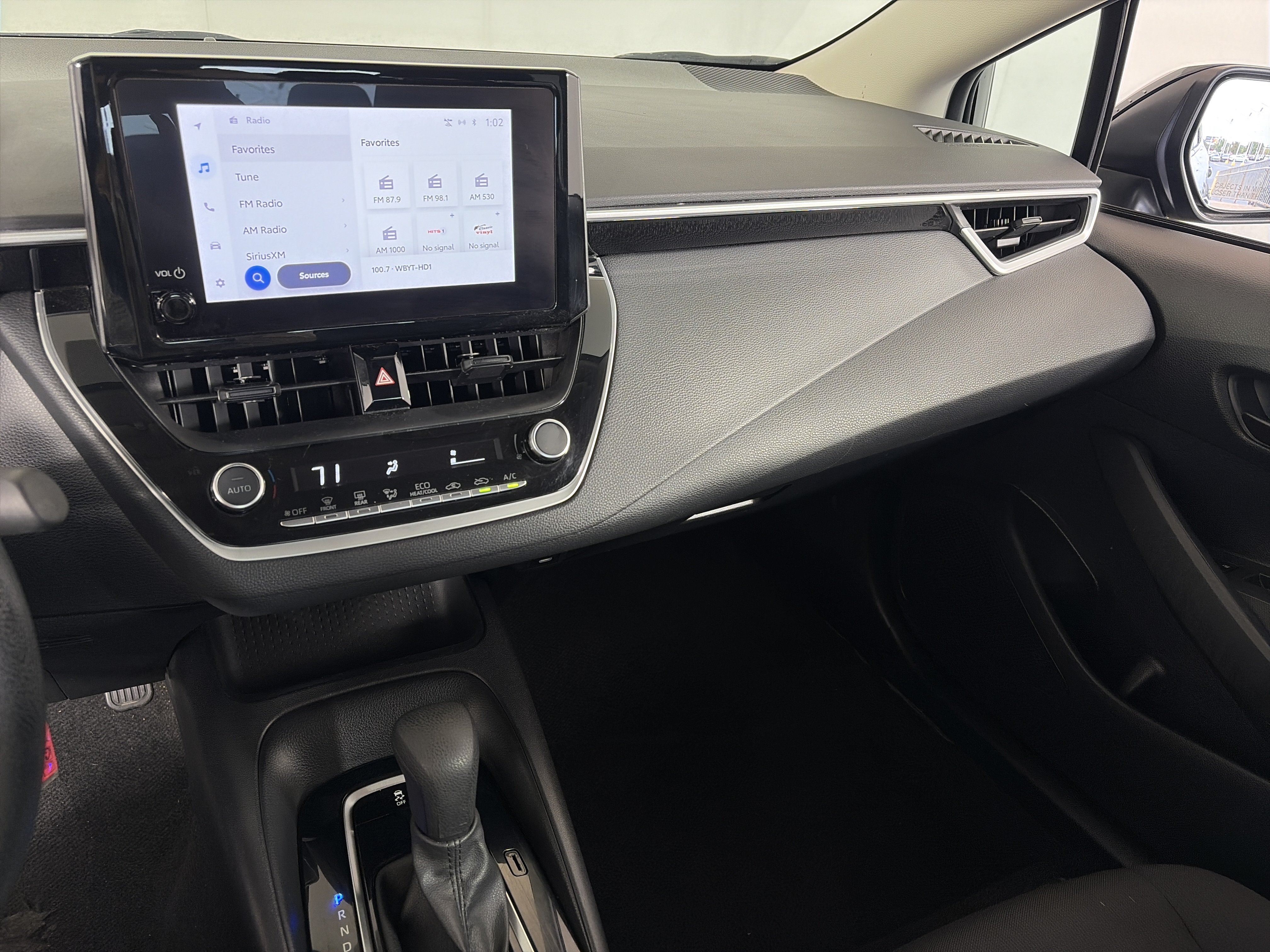 Used 2024 Toyota Corolla LE FWD image 4