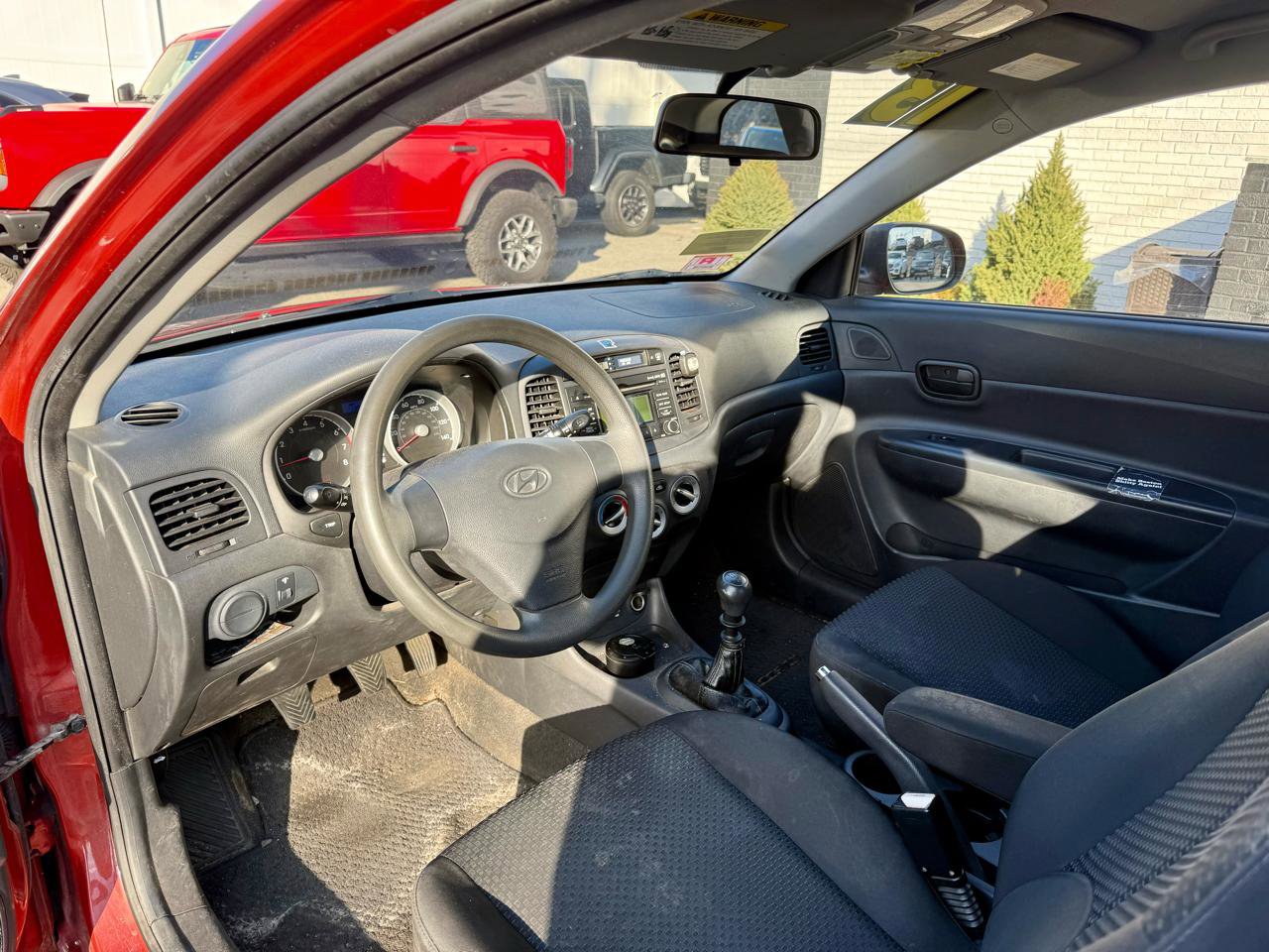 Used 2011 Hyundai Accent GS w/ Premium Pkg 3 FWD image 9