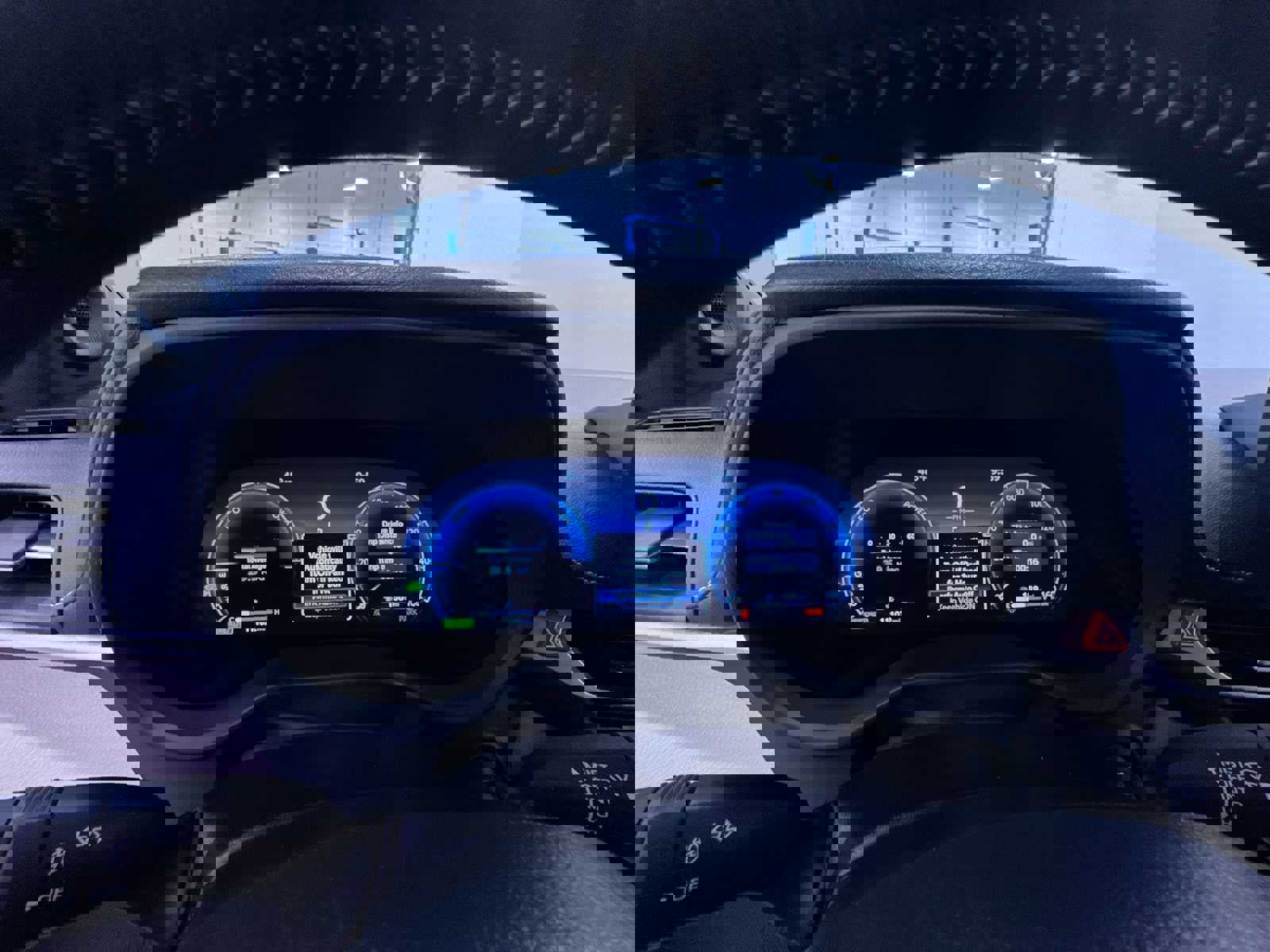 Used 2025 Toyota Sienna Limited image 22