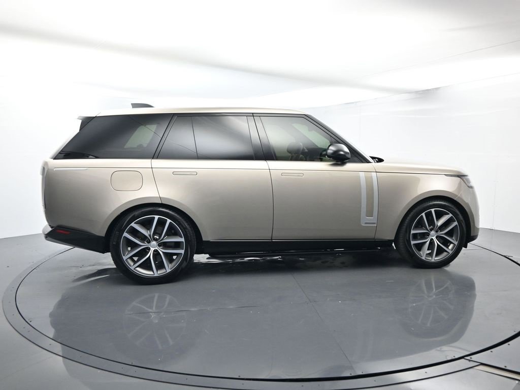 Used 2025 Land Rover Range Rover Autobiography image 16