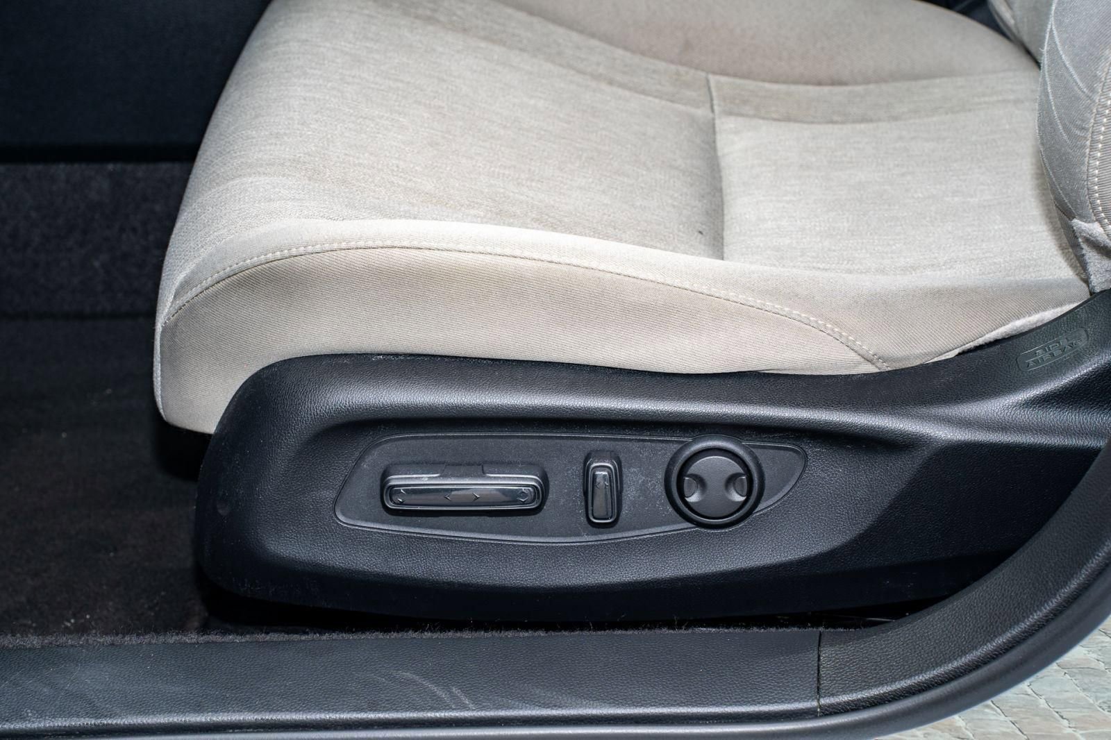 Used 2023 Honda Accord EX image 30