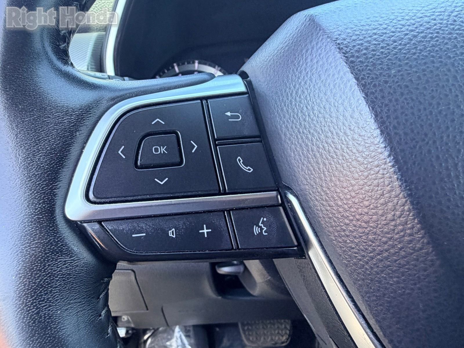 Used 2020 Toyota Highlander Platinum FWD image 22