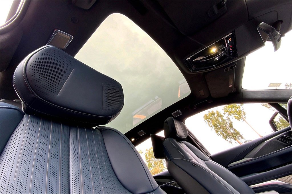 New 2026 Cadillac Escalade IQ Sport 2 w/ LPO, ONYX Package image 34
