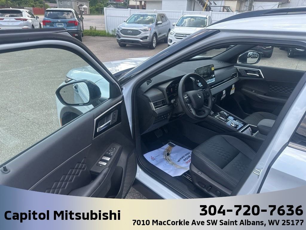 New 2025 Mitsubishi Outlander SEL Black Edition image 22