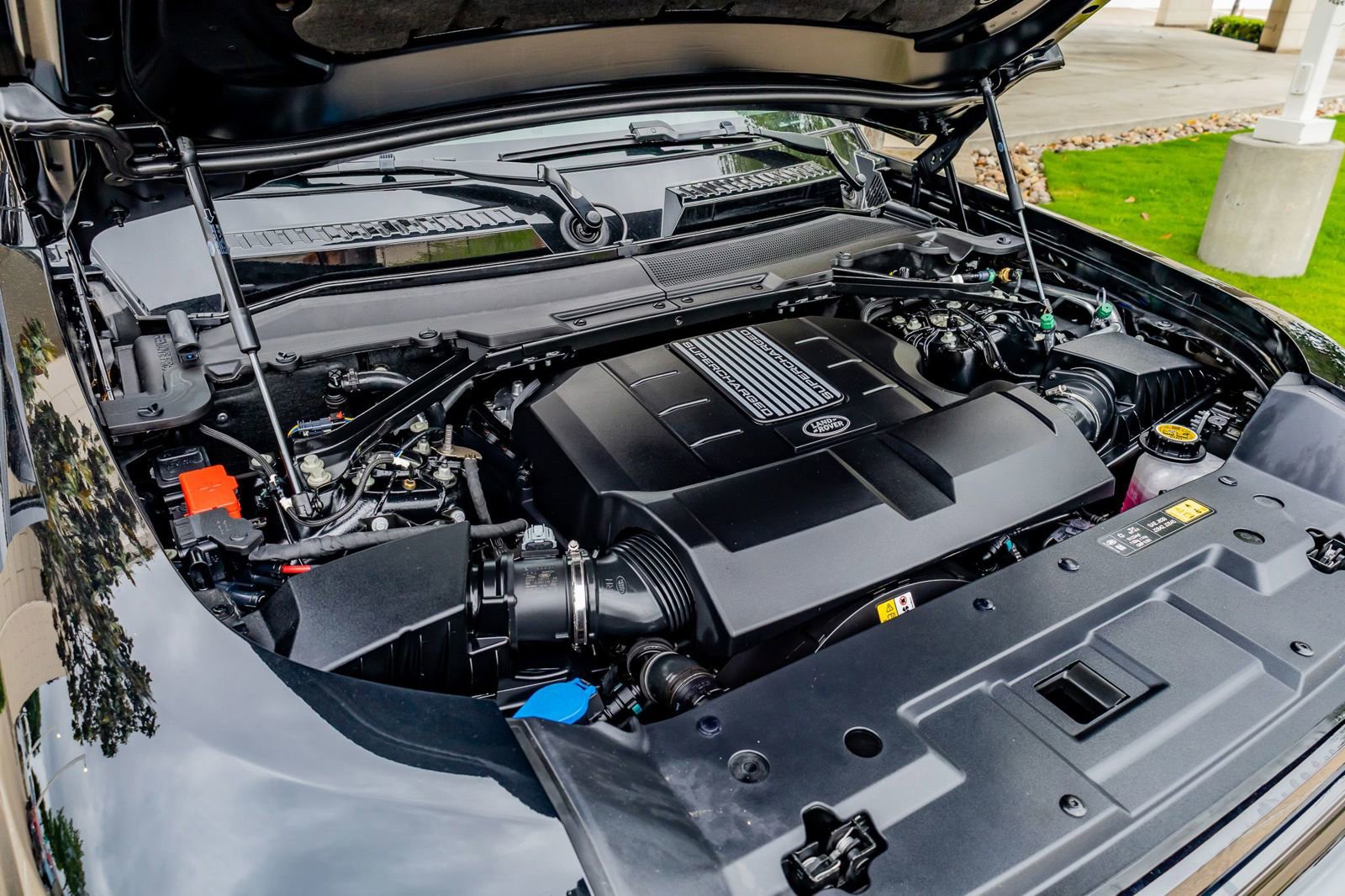 Used 2025 Land Rover Defender 130 V8 image 42