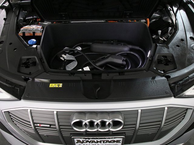 Used 2023 Audi e-tron Premium Plus w/ Premium Plus Package image 40