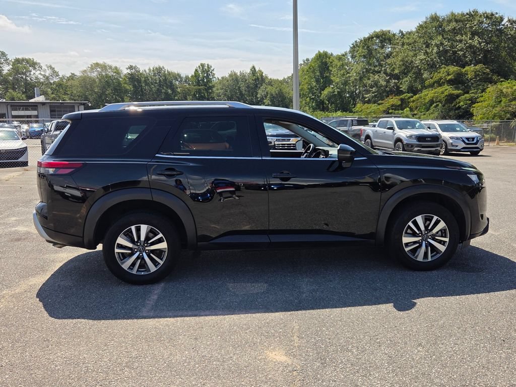 Certified 2025 Nissan Pathfinder SL AWD/4WD image 12