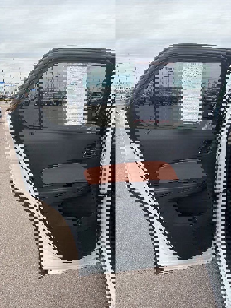 Used 2016 Chevrolet Equinox LTZ w/ Enhanced Convenience Package AWD/4WD image 24