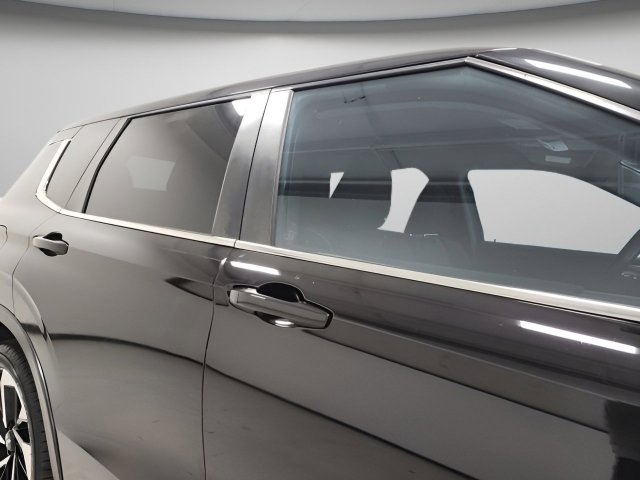 Used 2022 Mitsubishi Outlander ES image 9