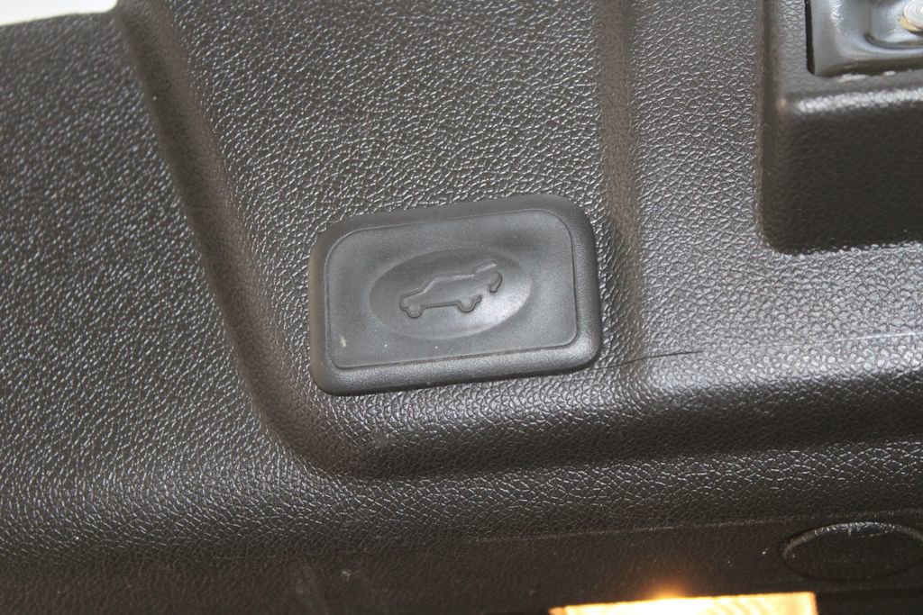 Used 2017 Buick Enclave Premium w/ Experience Buick Package image 16