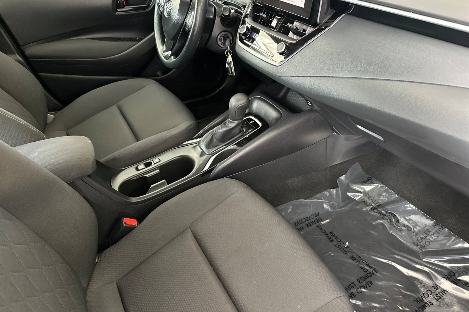 Used 2025 Toyota Corolla LE FWD image 17