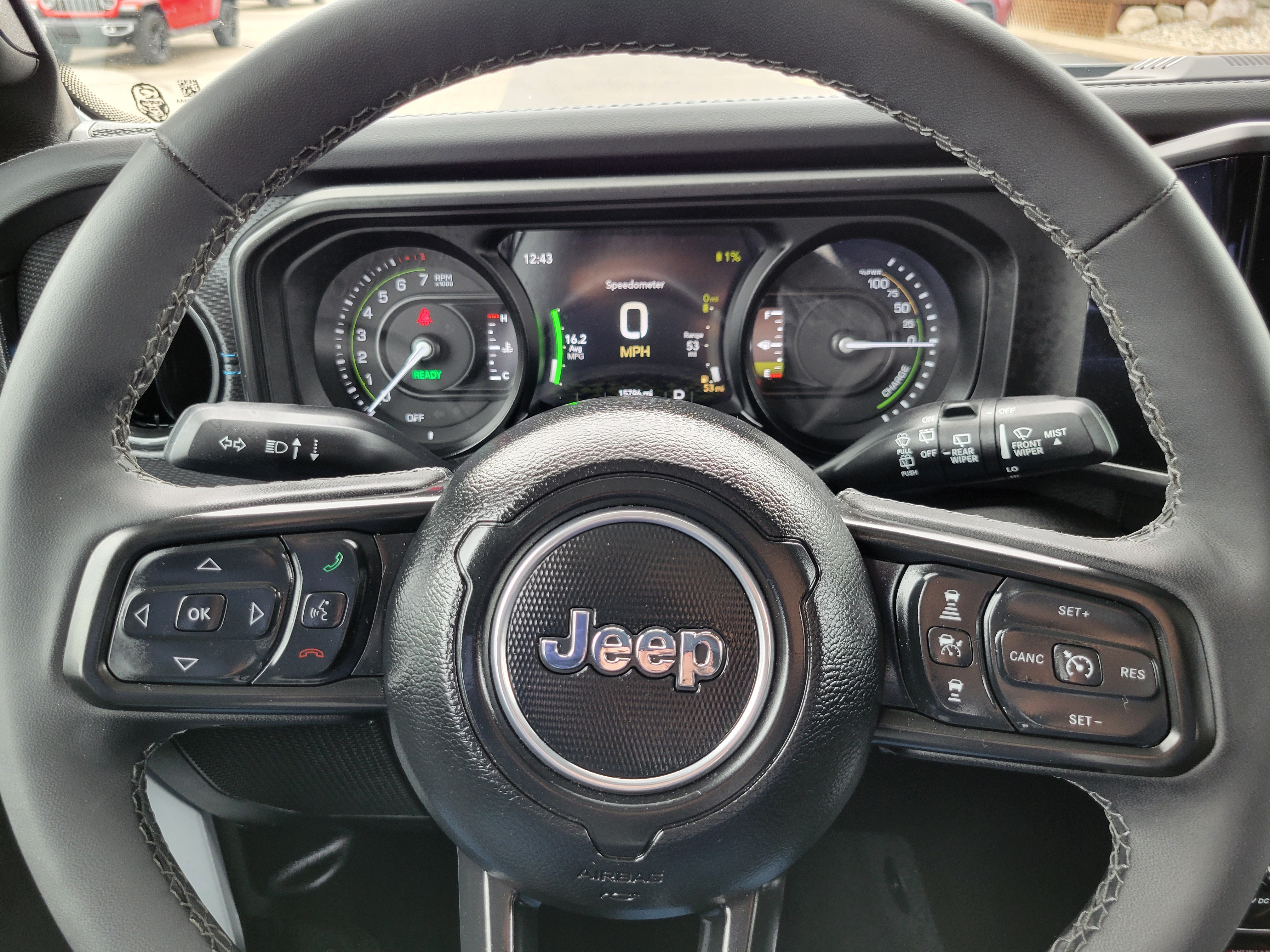 Used 2025 Jeep Wrangler Unlimited Rubicon 4xe w/ Convenience Group AWD/4WD image 8