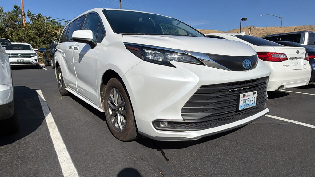 Certified 2025 Toyota Sienna XLE