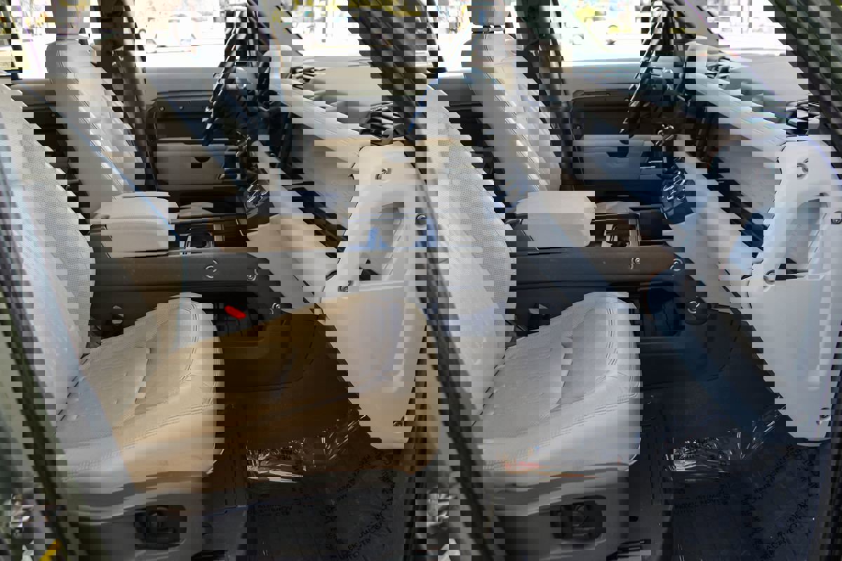 Used 2021 Land Rover Defender 110 SE image 21