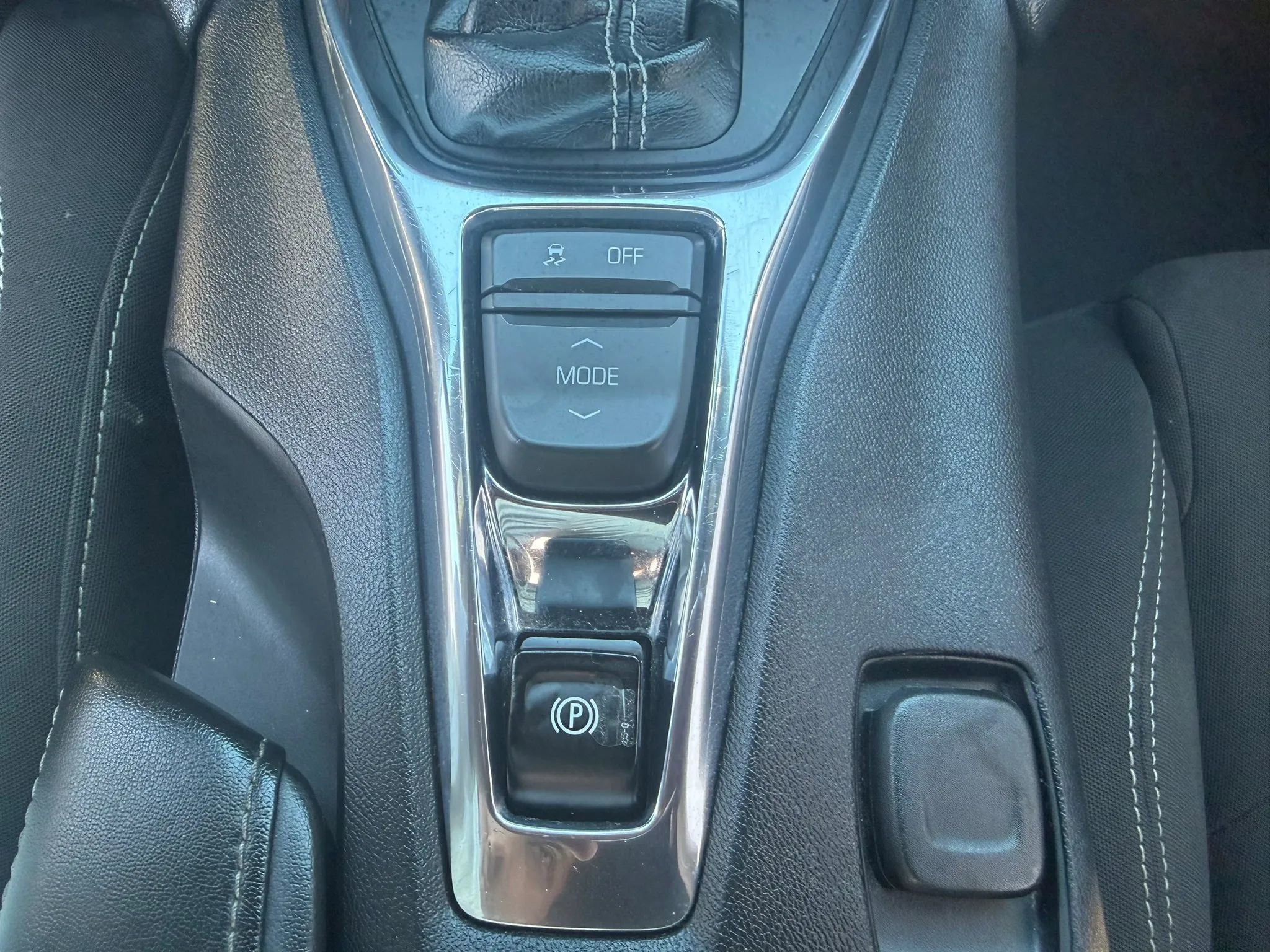 Used 2020 Chevrolet Camaro LT w/ RS Package image 22