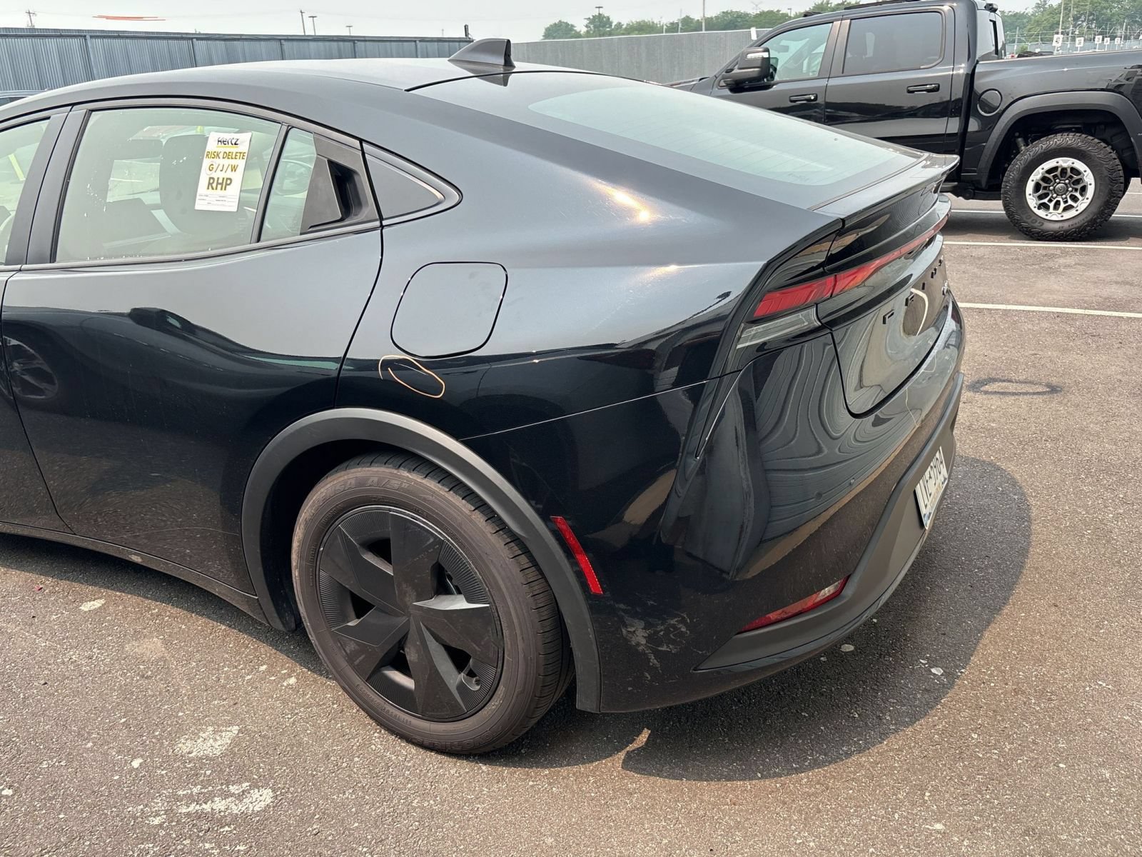 Used 2025 Toyota Prius LE FWD image 12