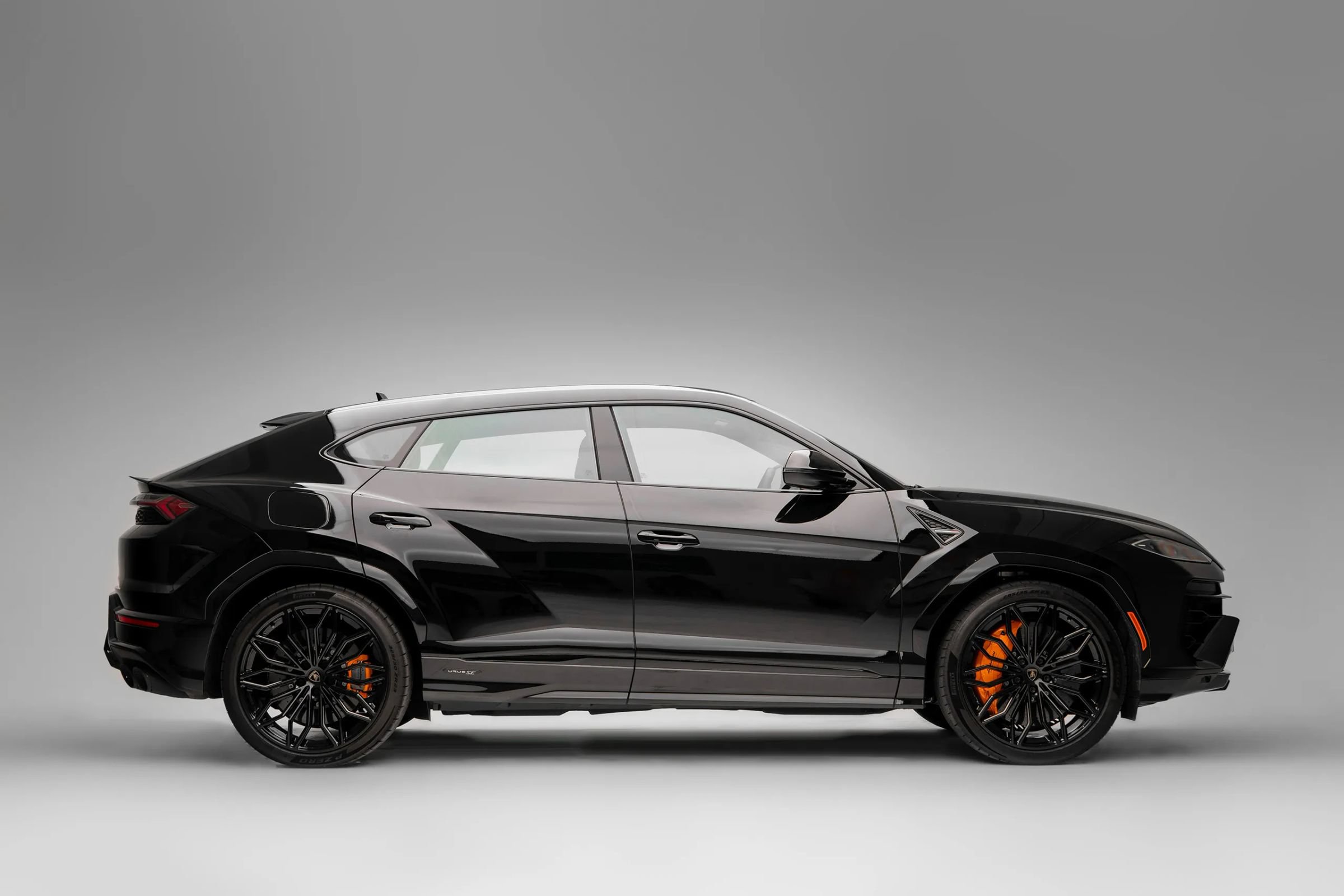 Used 2026 Lamborghini Urus SE AWD/4WD image 5