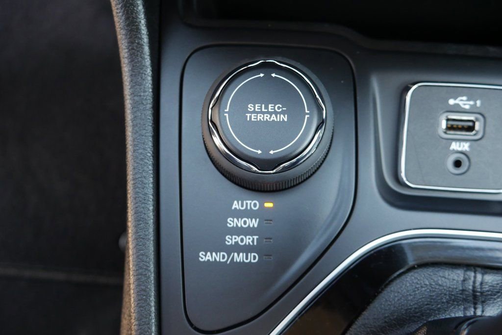 Used 2022 Jeep Cherokee Limited image 22