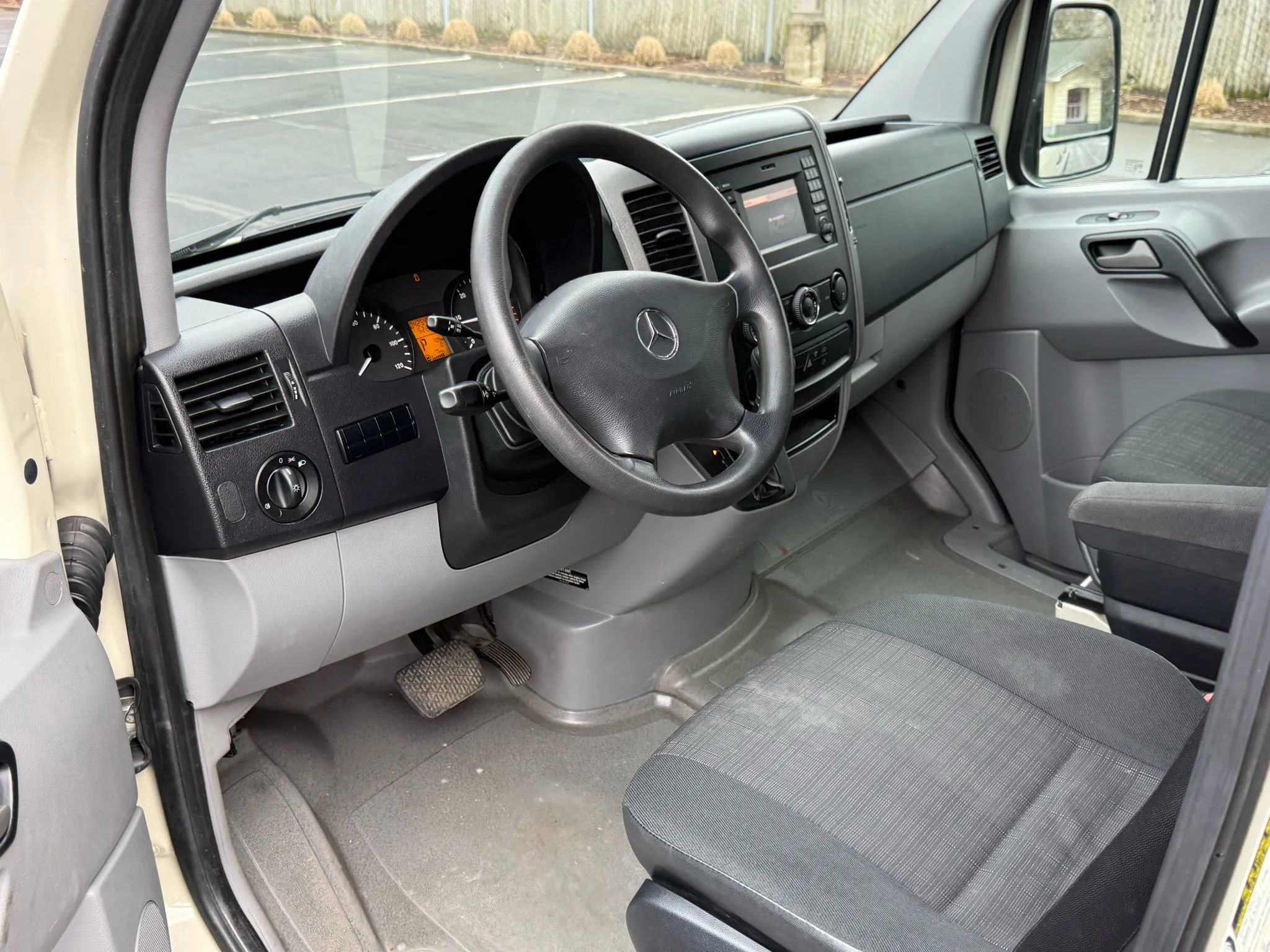 Used 2014 Mercedes-Benz Sprinter 3500 image 12