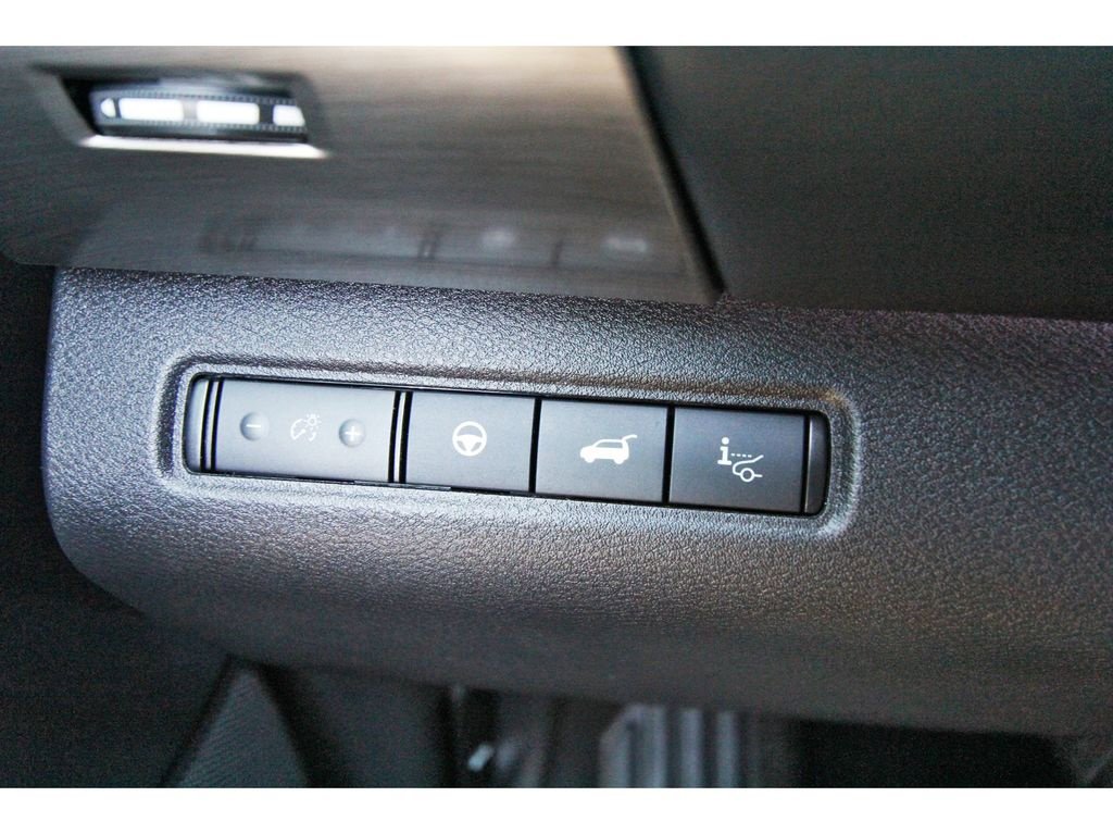 Used 2024 Nissan Pathfinder Platinum w/ Cargo Package FWD image 9