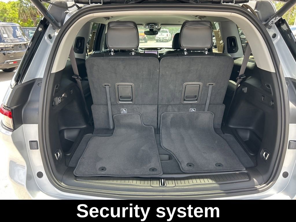 Used 2024 Jeep Grand Cherokee L Limited RWD image 30