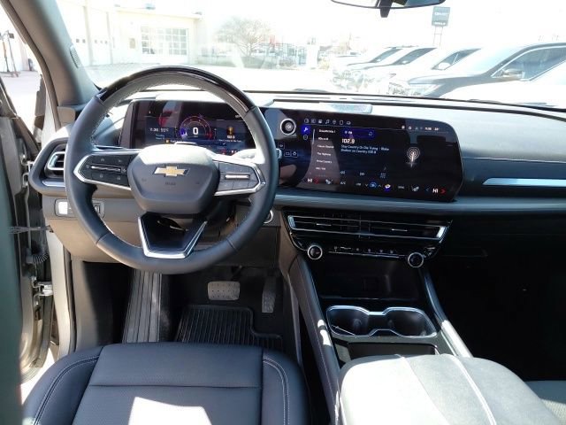 Used 2025 Chevrolet Traverse LT w/ Enhanced Driving Package image 25