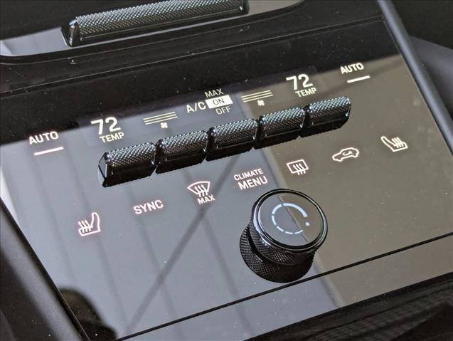 Used 2024 Porsche Cayenne Turbo AWD/4WD image 17