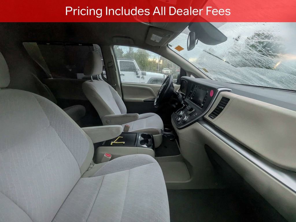 Used 2020 Toyota Sienna LE FWD image 10