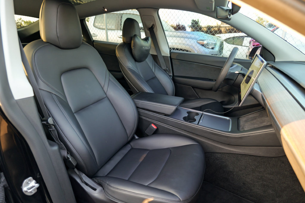 Used 2022 Tesla Model Y Performance AWD/4WD image 35