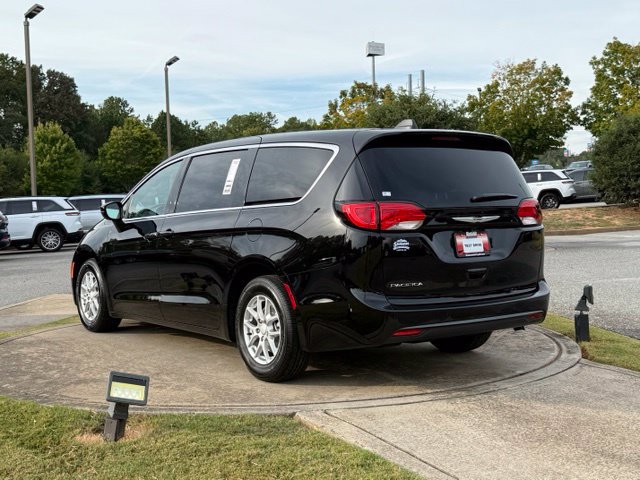New 2027 Chrysler Pacifica LX FWD image 5