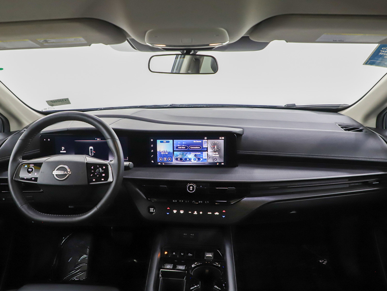 Used 2025 Nissan Murano SV AWD/4WD image 13