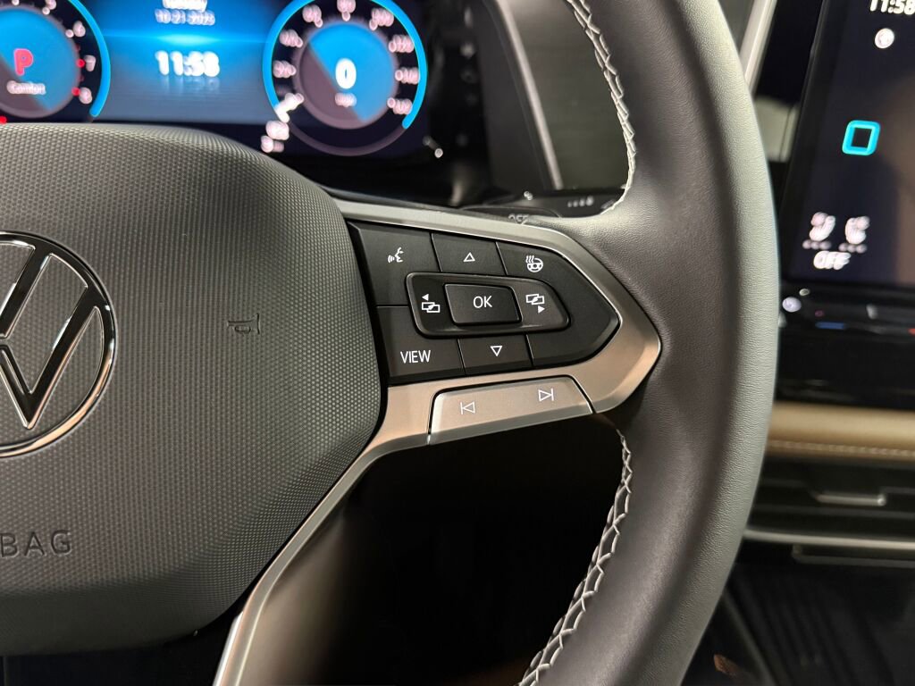 New 2026 Volkswagen Atlas Cross Sport SE image 13