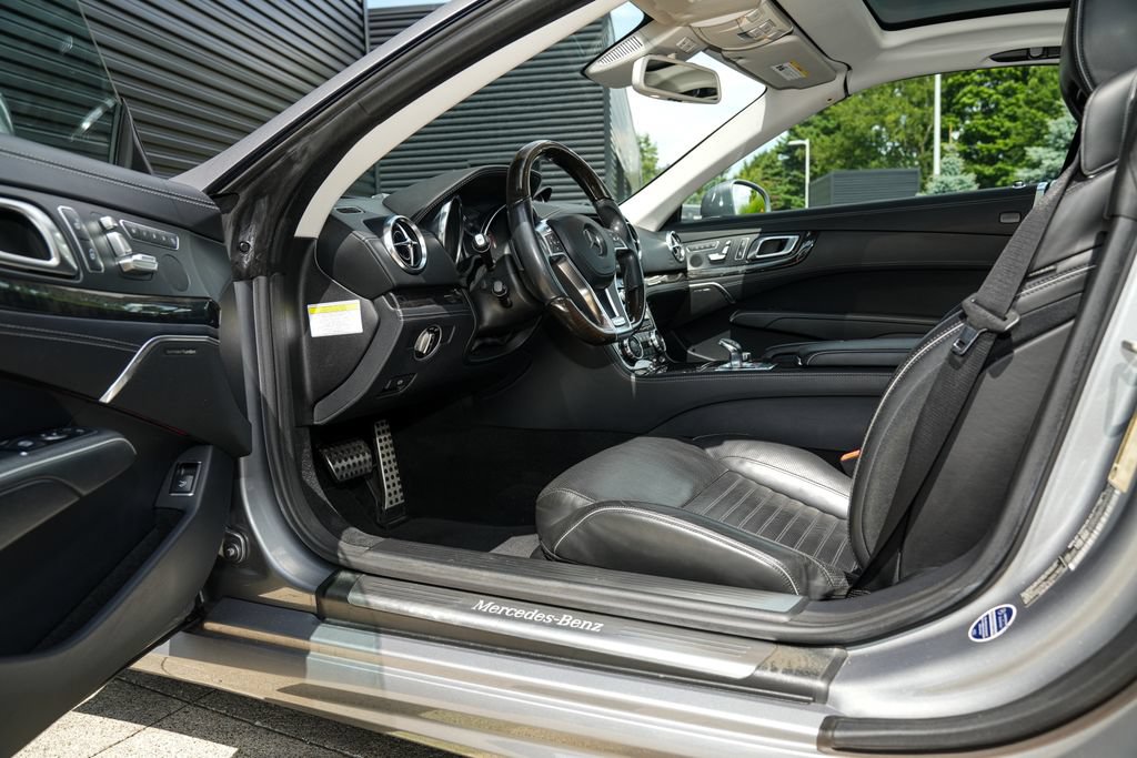 Used 2013 Mercedes-Benz SL 550 image 21
