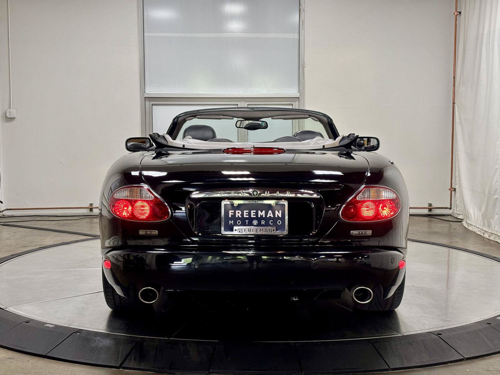 Used 2005 Jaguar XK8 Convertible RWD image 8