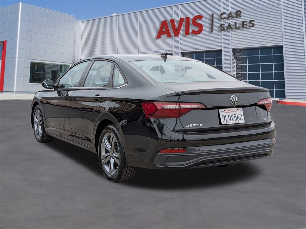 Used 2024 Volkswagen Jetta SE image 9