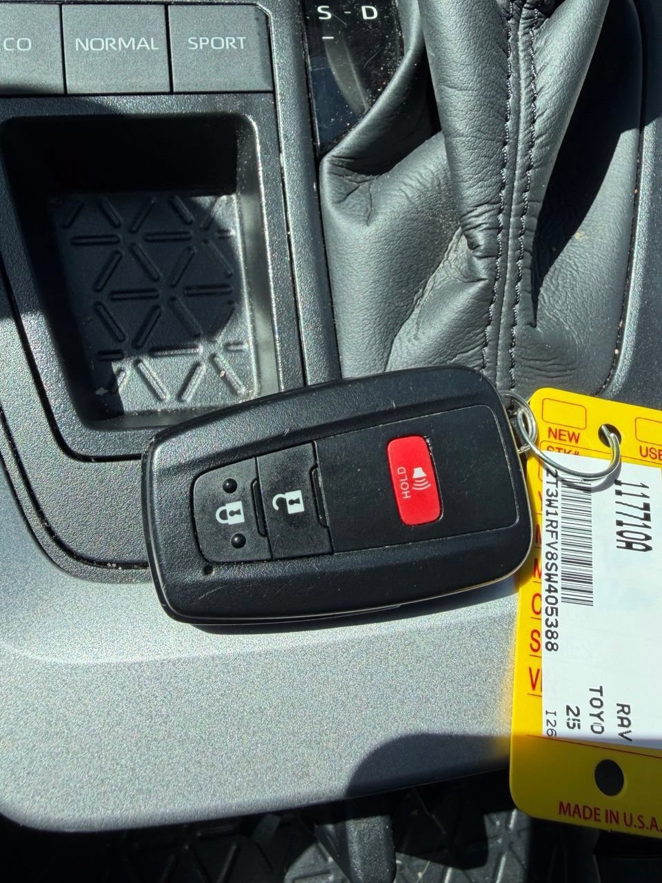 Used 2025 Toyota RAV4 XLE FWD image 14