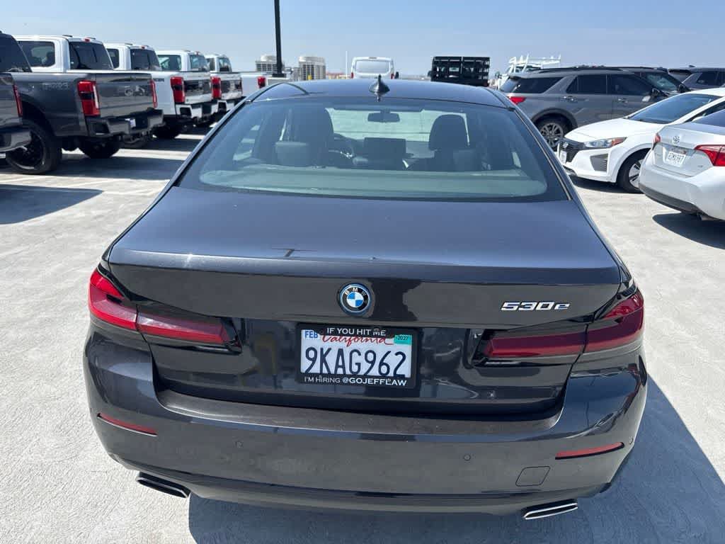 Used 2023 BMW 530e w/ Premium Package RWD image 4