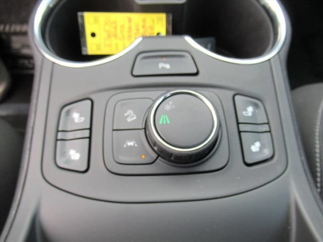 Used 2023 GMC Terrain SLT w/ Tech Package FWD image 21