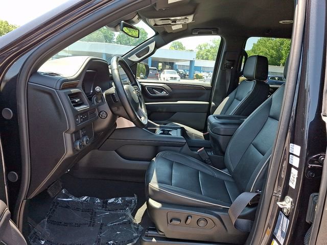 Used 2023 Chevrolet Suburban Premier RWD image 16