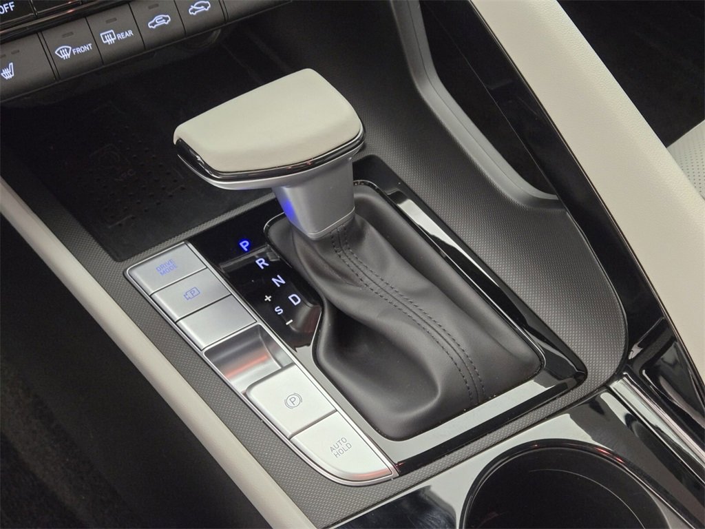 Used 2023 Hyundai Elantra Limited image 33