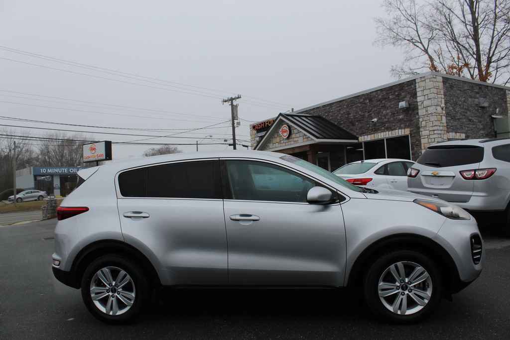 Used 2017 Kia Sportage LX image 4