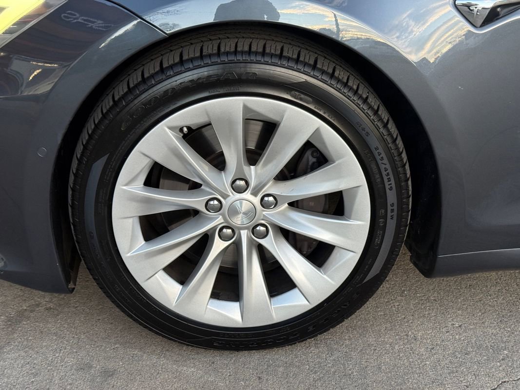 Used 2019 Tesla Model S 100D image 43
