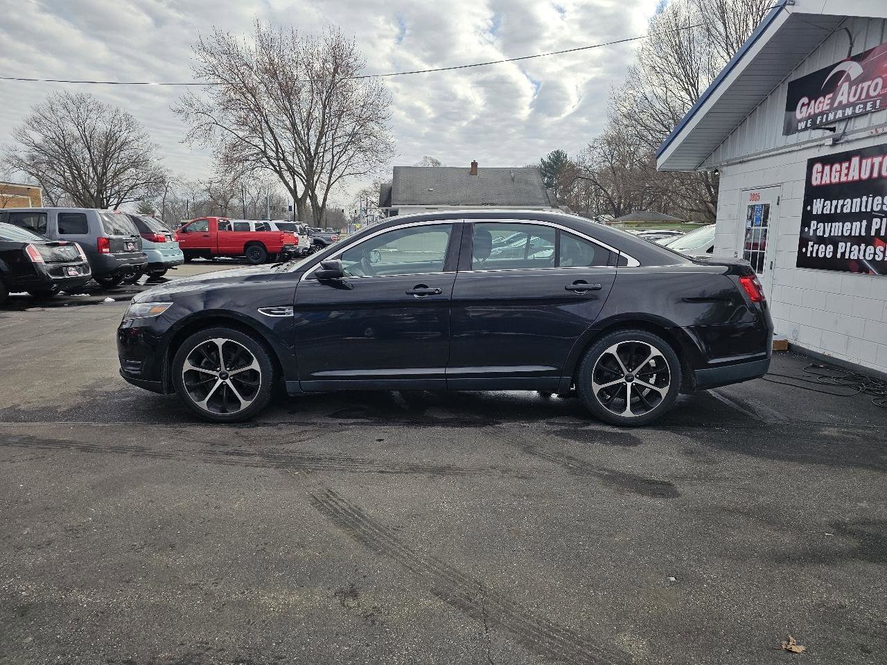 Used 2014 Ford Taurus SEL w/ Equipment Group 201A image 6