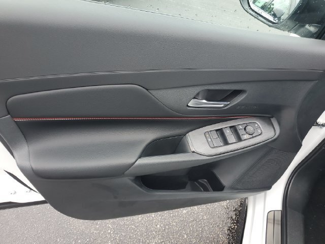 New 2027 Nissan Sentra SR w/ Floor Mat Package FWD image 9