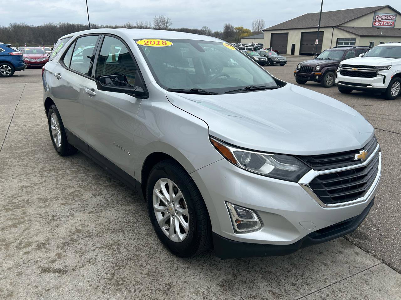 Used 2018 Chevrolet Equinox LS image 3