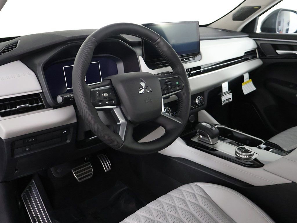 New 2025 Mitsubishi Outlander SEL image 33