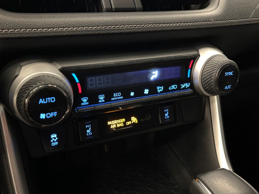 Used 2020 Toyota RAV4 XLE w/ XLE Grade Weather Package AWD/4WD image 14