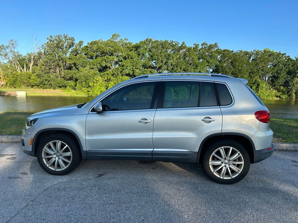 Used 2012 Volkswagen Tiguan SE FWD image 3
